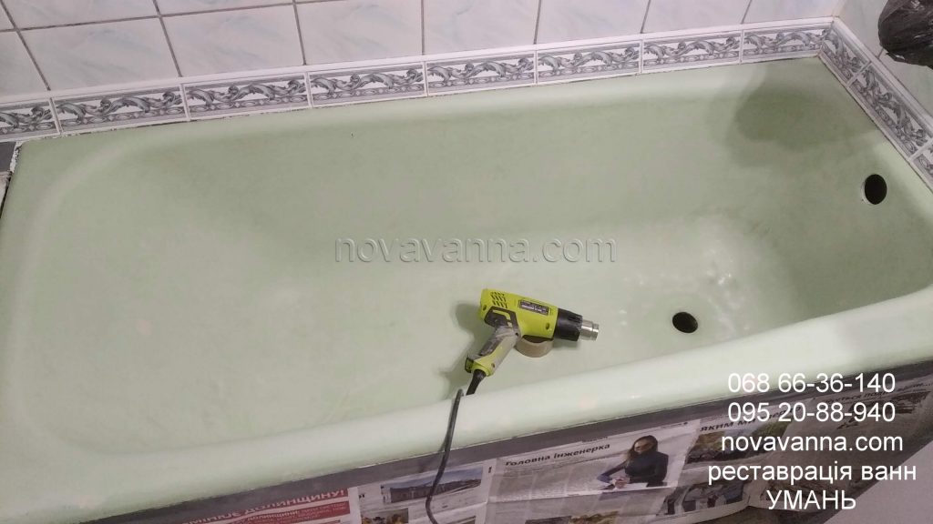 Реставрація салатової ванни рідким акрилом